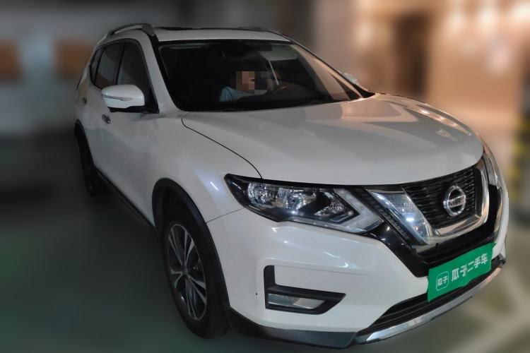 Used Nissan X-Trail 2017 2.5L CVT Luxury Edition 4WD Front Right 45 Deg