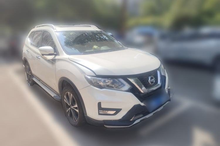 Used Nissan X-Trail 2017 2.5L CVT Luxury Edition 4WD Front Right 45 Deg