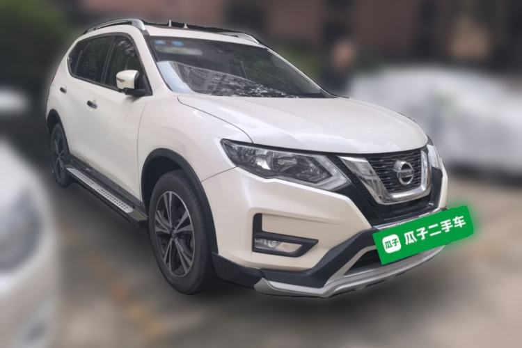 Used Nissan X-Trail 2017 2.5L CVT Luxury Edition 4WD Front Right 45 Deg