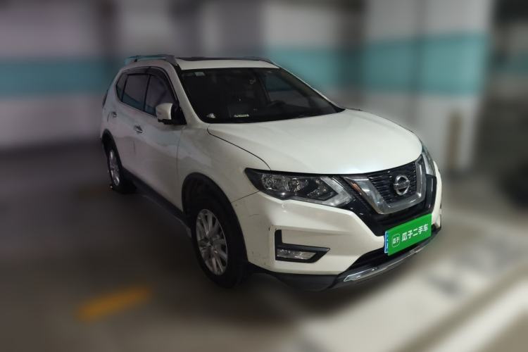 Used Nissan X-Trail 2017 2.0L CVT Comfort Edition 2WD Front Right 45 Deg
