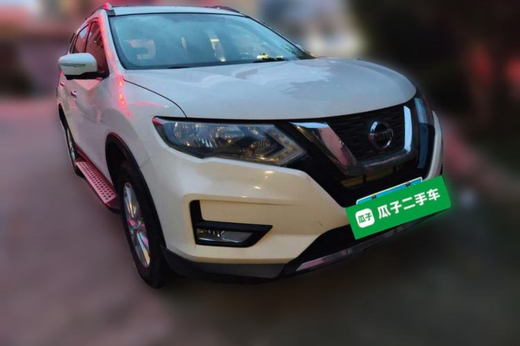 Used Nissan X-Trail 2017 2.0L CVT Comfort Edition 2WD Front Right 45 Deg