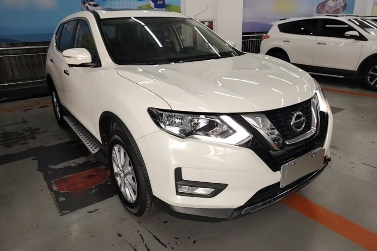 Used Nissan X-Trail 2017 2.0L CVT Comfort Edition 2WD Front Right 45 Deg
