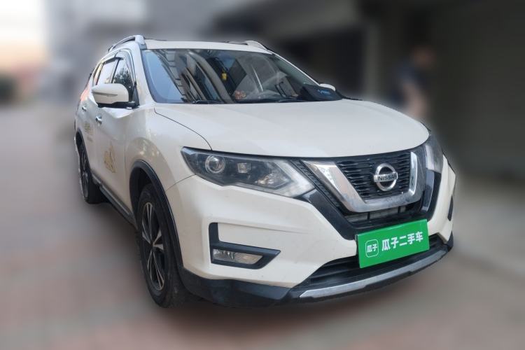 Used Nissan X-Trail 2017 2.5L CVT Luxury Edition 4WD Front Right 45 Deg