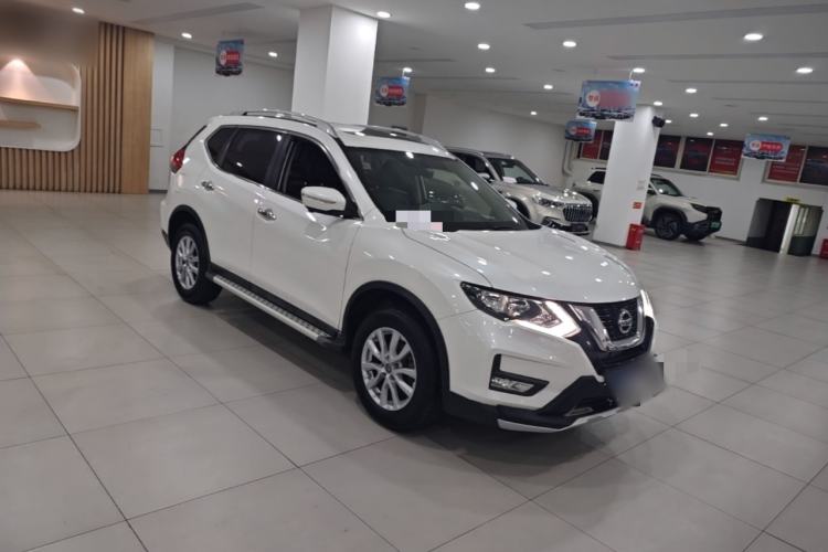 Used Nissan X-Trail 2017 2.0L CVT Comfort Edition 2WD Front Right 45 Deg
