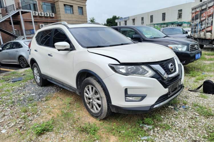 Used Nissan X-Trail 2017 2.0L CVT Comfort Edition 2WD Front Right 45 Deg