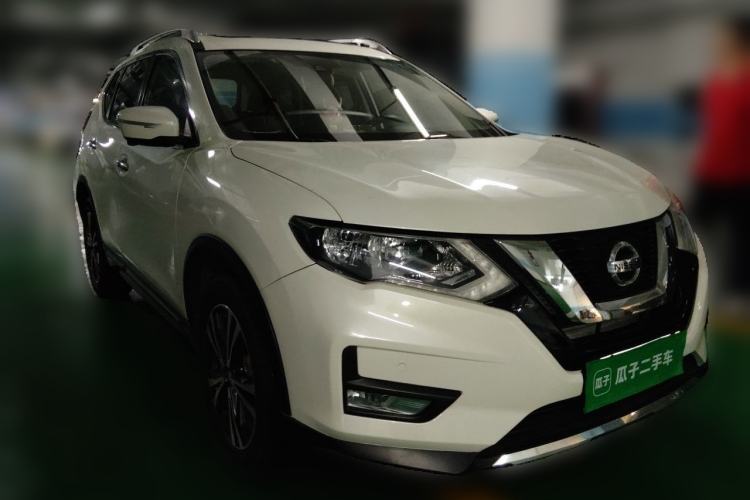 Used Nissan X-Trail 2017 2.5L CVT Luxury Edition 4WD Front Right 45 Deg