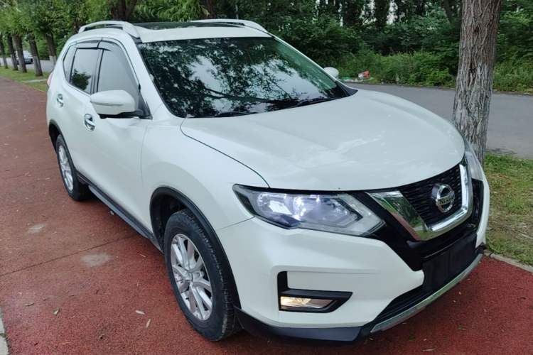 Used Nissan X-Trail 2017 2.0L CVT Comfort Edition 2WD Front Right 45 Deg