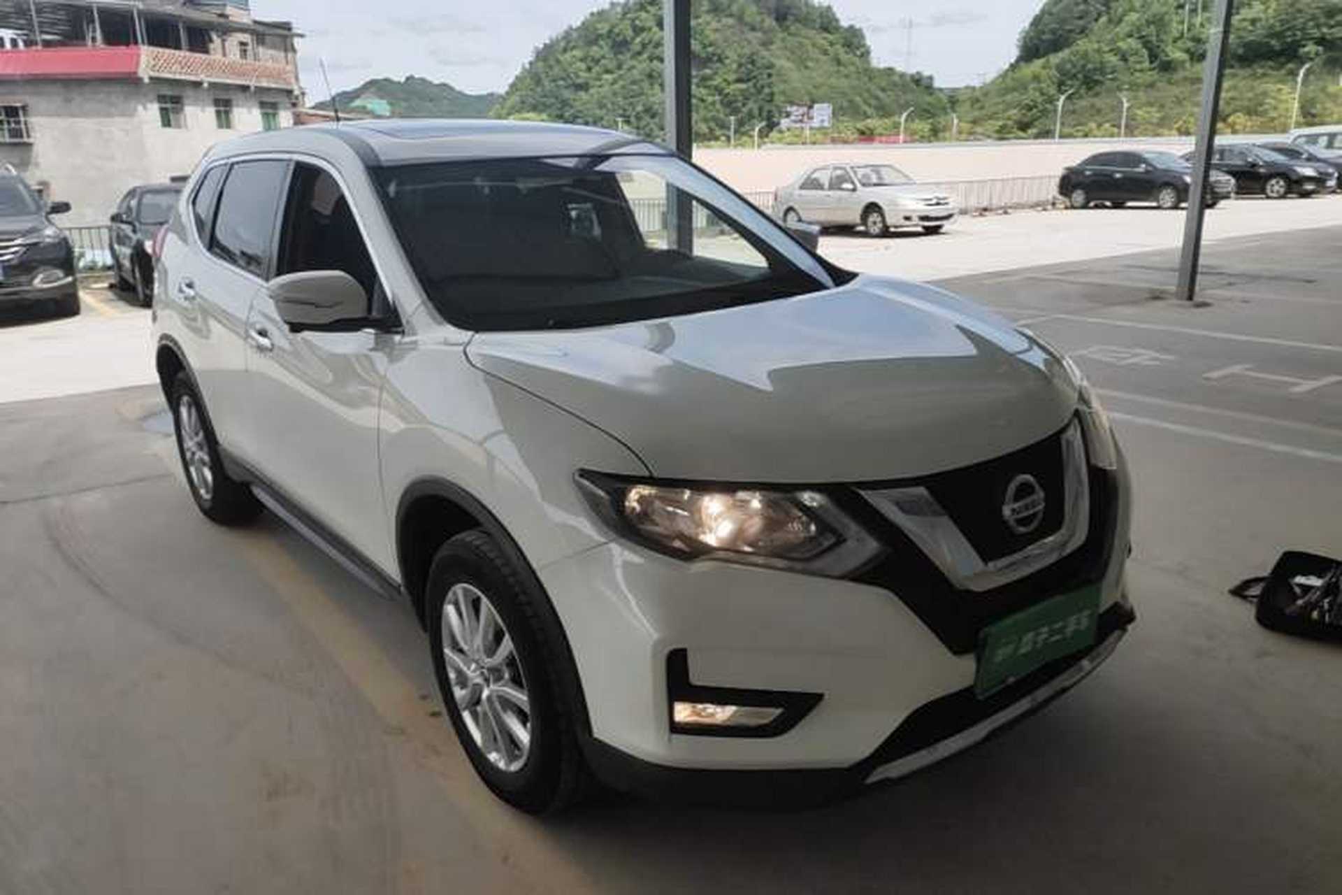 Used Nissan X-Trail 2017 2.0L CVT Comfort Edition 2WD Front Right 45 Deg