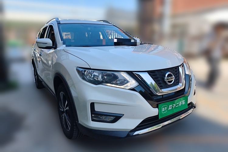 Used Nissan X-Trail 2017 2.5L CVT Leading Edition 4WD Front Right 45 Deg