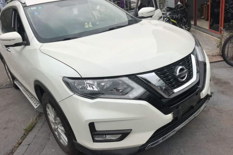 Used Nissan X-Trail 2017 2.0L CVT Comfort Edition 2WD Front Right 45 Deg