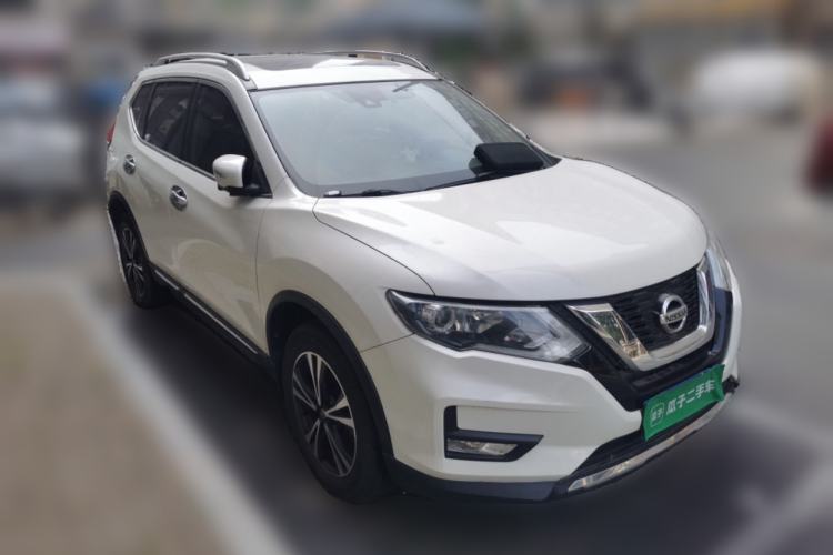 Used Nissan X-Trail 2017 2.5L CVT Luxury Edition 4WD Front Right 45 Deg