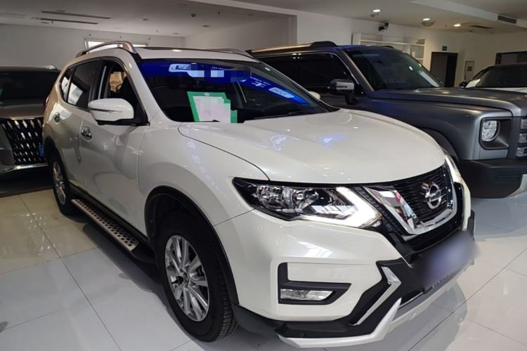 Used Nissan X-Trail 2017 2.0L CVT 7-Seater Comfort Edition 2WD Front Right 45 Deg