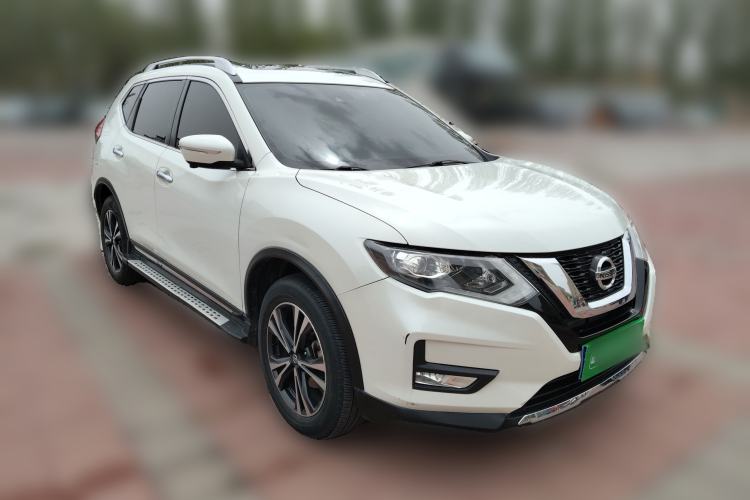Used Nissan X-Trail 2017 2.5L CVT Luxury Edition 4WD Front Right 45 Deg