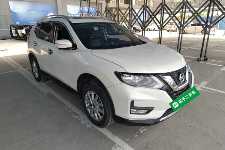Used Nissan X-Trail 2017 2.0L CVT 7-Seater Comfort Edition 2WD Front Right 45 Deg