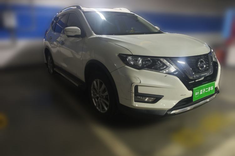 Used Nissan X-Trail 2017 2.0L CVT 7-Seater Comfort Edition 2WD Front Right 45 Deg