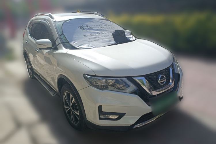 Used Nissan X-Trail 2017 2.5L CVT Luxury Edition 4WD Front Right 45 Deg