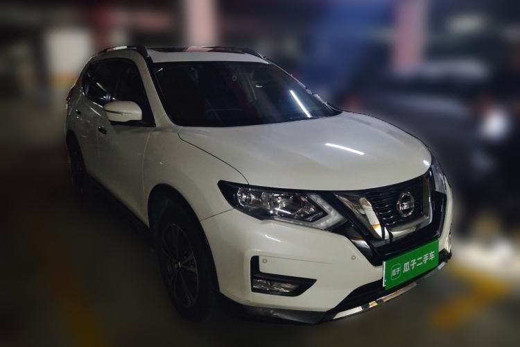 Used Nissan X-Trail 2017 2.5L CVT Luxury Edition 4WD Front Right 45 Deg