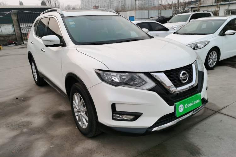 Used Nissan X-Trail 2017 2.0L CVT Comfort Edition 2WD Front Right 45 Deg