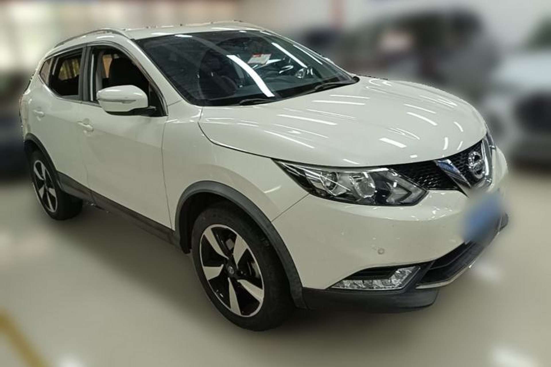 Used Nissan X-Trail 2017 2.0L CVT Fashion Edition 2WD Front Right 45 Deg
