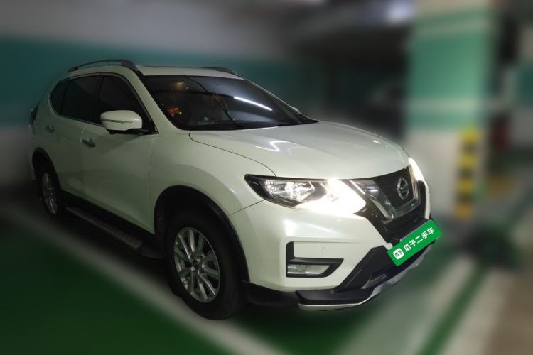 Used Nissan X-Trail 2017 2.0L CVT Comfort Edition 2WD Front Right 45 Deg