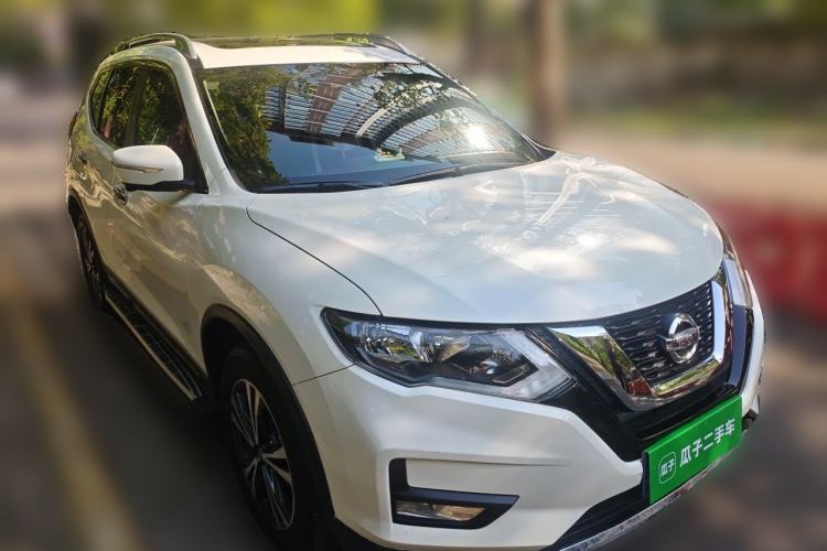 Used Nissan X-Trail 2017 2.5L CVT Luxury Edition 4WD Front Right 45 Deg