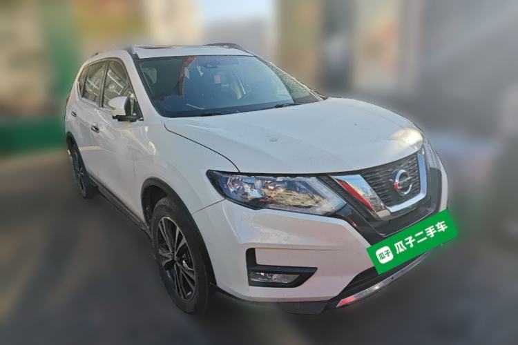 Used Nissan X-Trail 2017 2.5L CVT Luxury Edition 4WD Front Right 45 Deg