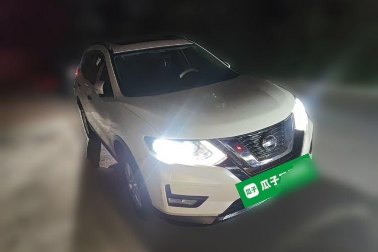 Used Nissan X-Trail 2017 2.0L CVT Comfort Edition 2WD Front Right 45 Deg