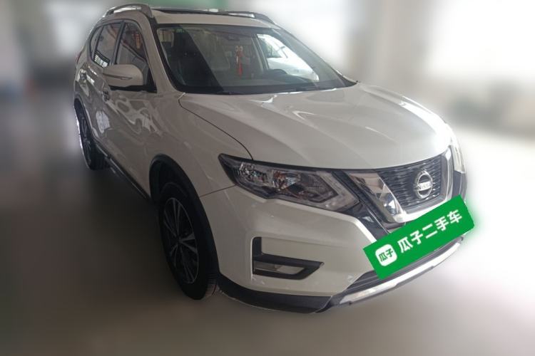 Used Nissan X-Trail 2017 2.5L CVT Luxury Edition 4WD Front Right 45 Deg