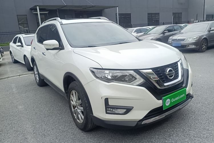 Used Nissan X-Trail 2017 2.0L CVT 7-Seater Comfort Edition 2WD Front Right 45 Deg