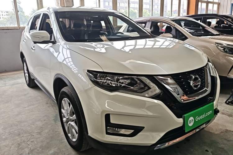 Used Nissan X-Trail 2017 2.0L CVT Comfort Edition 2WD Front Right 45 Deg