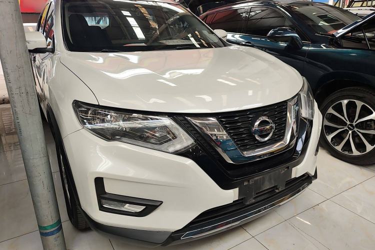 Used Nissan X-Trail 2017 2.0L CVT Comfort Edition 2WD Front Right 45 Deg