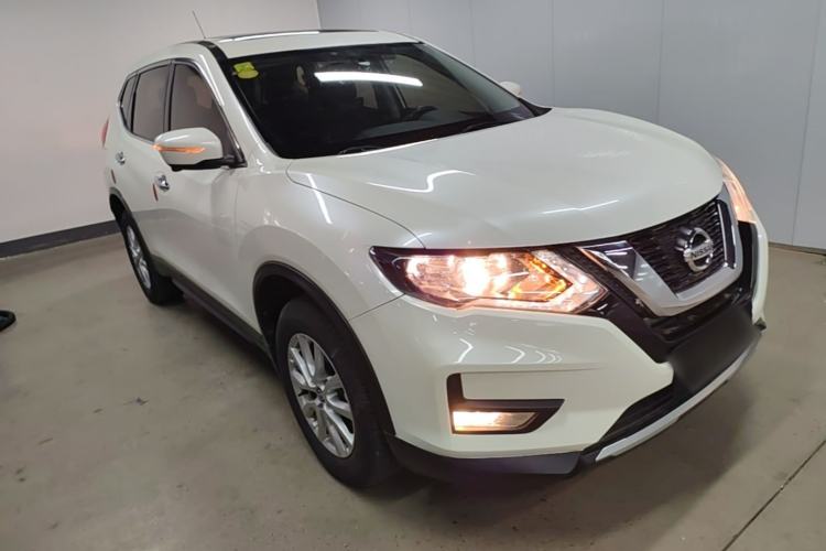 Used Nissan X-Trail 2017 2.0L CVT Comfort Edition 2WD Front Right 45 Deg