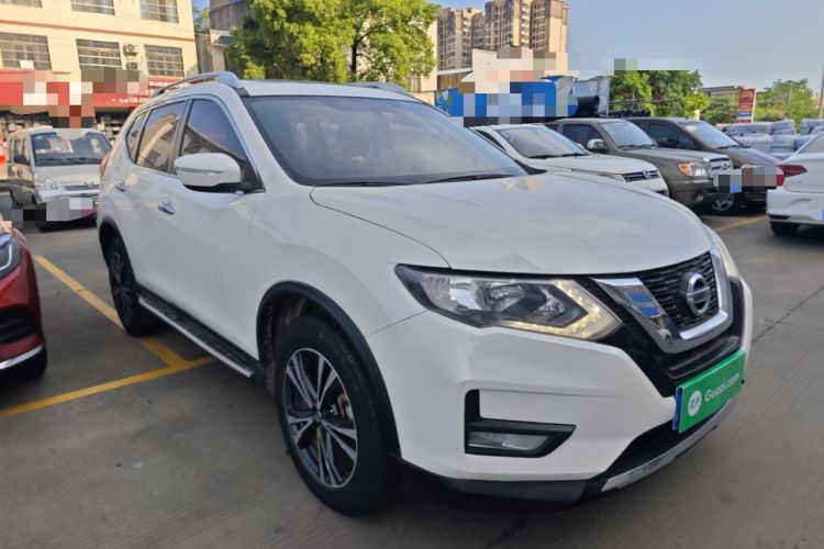 Used Nissan X-Trail 2017 2.5L CVT Leading Edition 4WD Front Right 45 Deg
