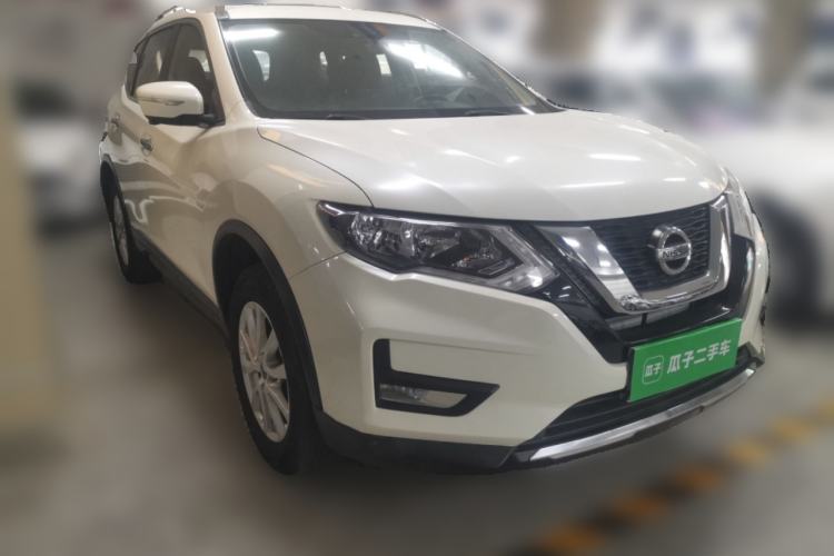 Used Nissan X-Trail 2017 2.0L CVT Comfort Edition 2WD Front Right 45 Deg