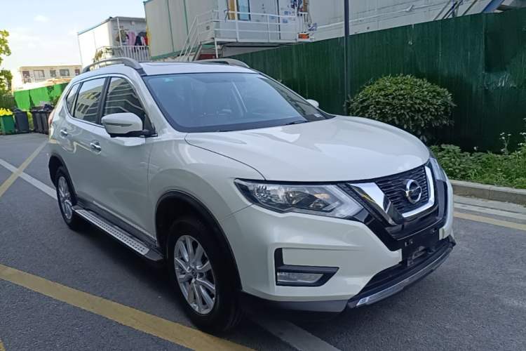 Used Nissan X-Trail 2017 2.0L CVT Comfort Edition 2WD Front Right 45 Deg