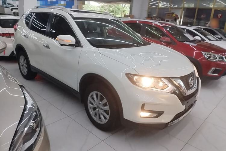 Used Nissan X-Trail 2017 2.0L CVT Comfort Edition 2WD Front Right 45 Deg