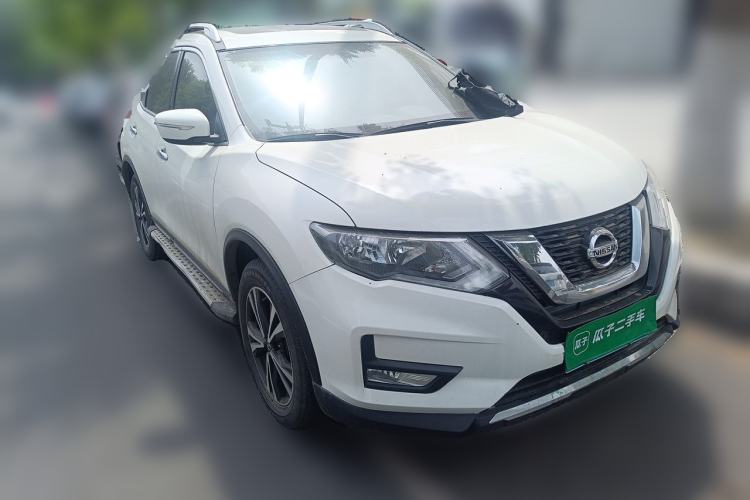 Used Nissan X-Trail 2017 2.5L CVT Leading Edition 4WD Front Right 45 Deg