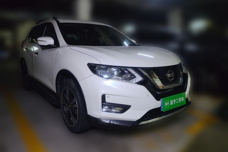 Used Nissan X-Trail 2017 2.5L CVT Luxury Edition 4WD Front Right 45 Deg