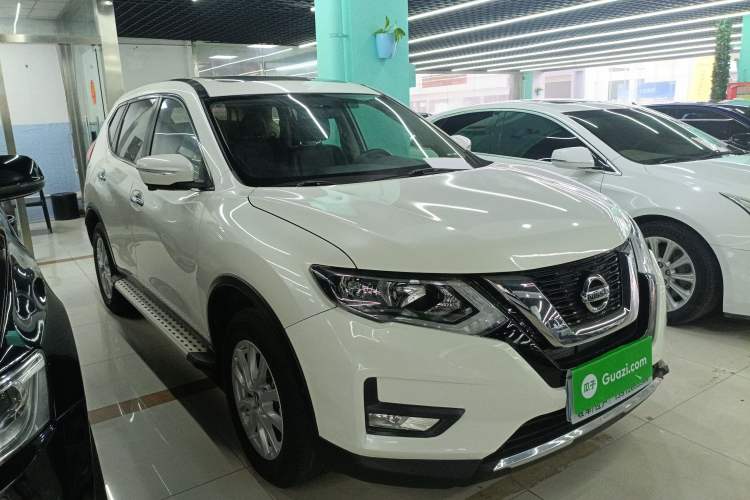 Used Nissan X-Trail 2017 2.0L CVT Comfort Edition 2WD Front Right 45 Deg