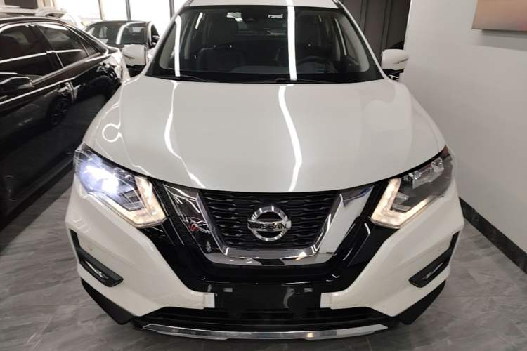 Used Nissan X-Trail 2017 2.5L CVT Luxury Edition 4WD Front