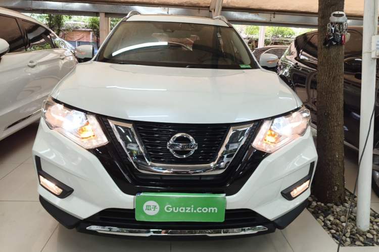 Used Nissan X-Trail 2017 2.5L CVT Luxury Edition 4WD Front
