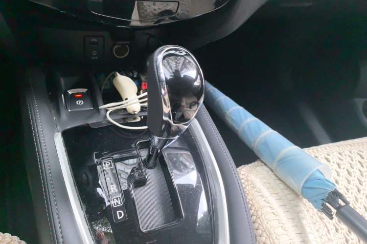 Used Nissan X-Trail 2017 2.5L CVT Luxury Edition 4WD Gear Lever