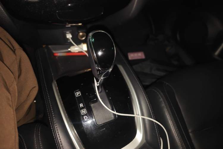 Used Nissan X-Trail 2017 2.0L CVT Comfort Edition 2WD Gear Lever