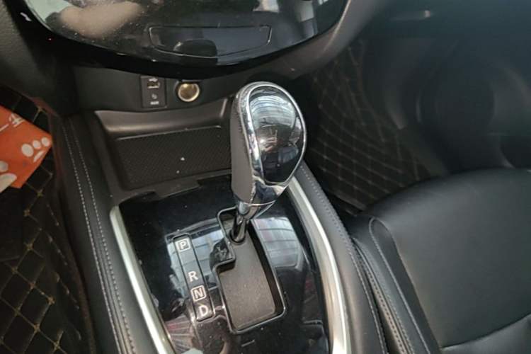 Used Nissan X-Trail 2017 2.0L CVT Comfort Edition 2WD Gear Lever