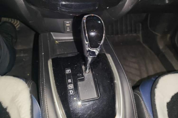 Used Nissan X-Trail 2017 2.0L CVT Comfort Edition 2WD Gear Lever