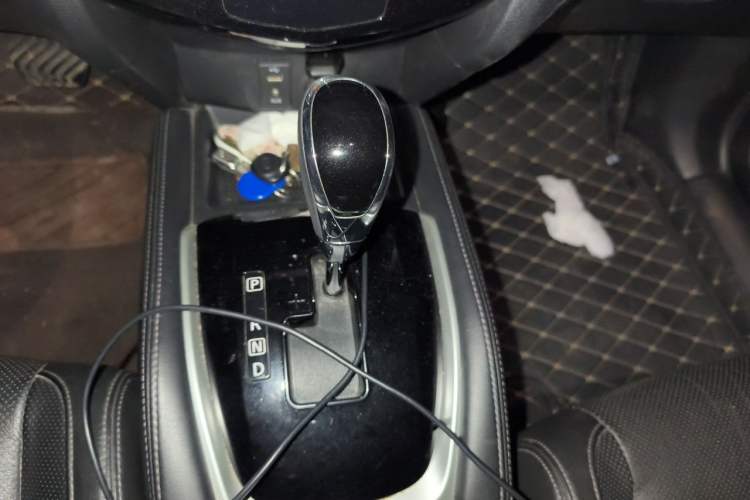 Used Nissan X-Trail 2017 2.0L CVT Comfort Edition 2WD Gear Lever