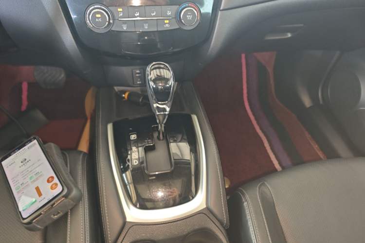 Used Nissan X-Trail 2017 2.0L CVT Comfort Edition 2WD Gear Lever