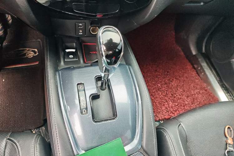 Used Nissan X-Trail 2017 2.5L CVT Luxury Edition 4WD Gear Lever