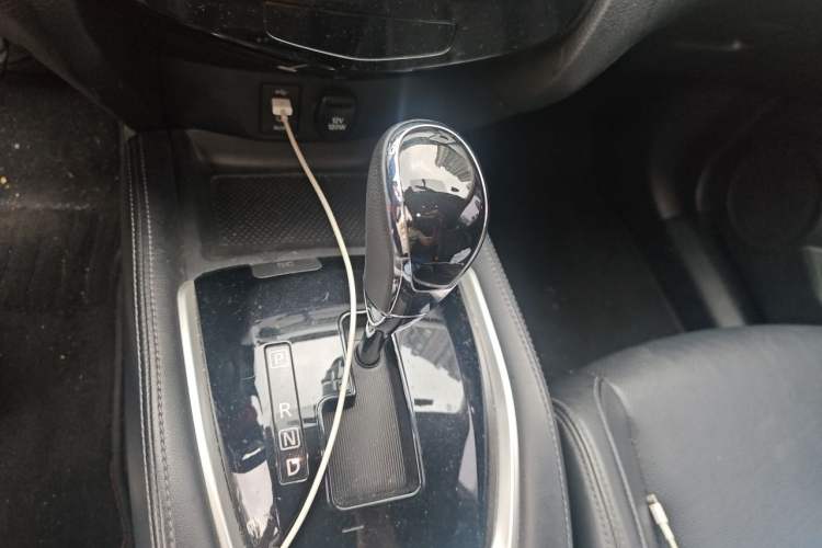 Used Nissan X-Trail 2017 2.0L CVT Comfort Edition 2WD Gear Lever