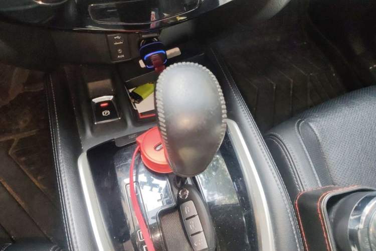 Used Nissan X-Trail 2017 2.5L CVT Luxury Edition 4WD Gear Lever